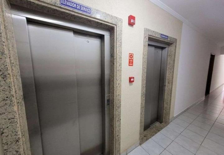 Apartment Grande 30 Metros Da Estacionamento Gratuito E Wi-fi *