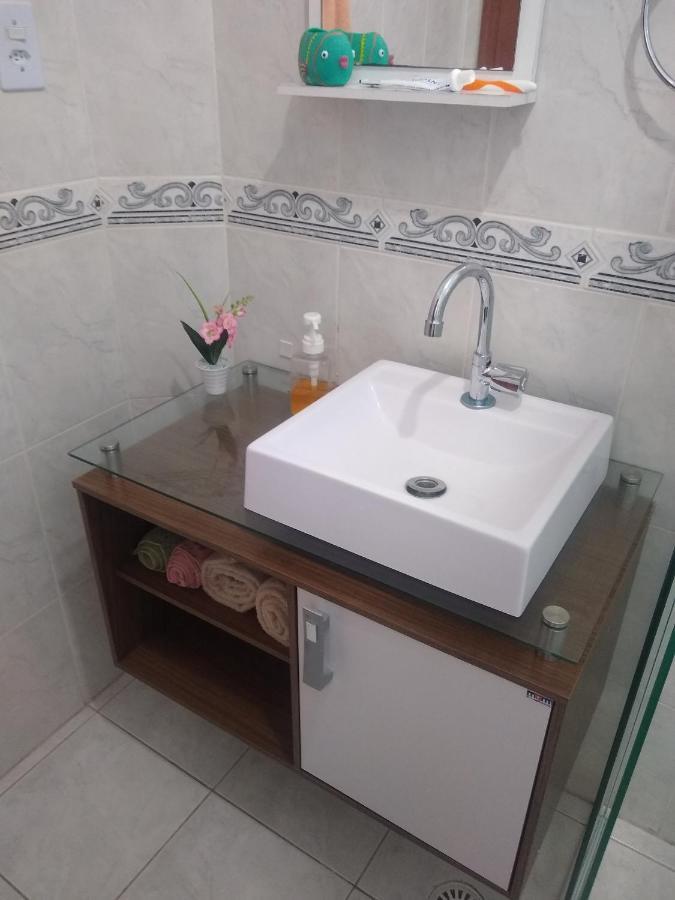 Apartamento Grande 30 Metros Da Estacionamento Gratuito E Wi-fi *
